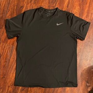 Nike Men's Black Short Sleeve Tee